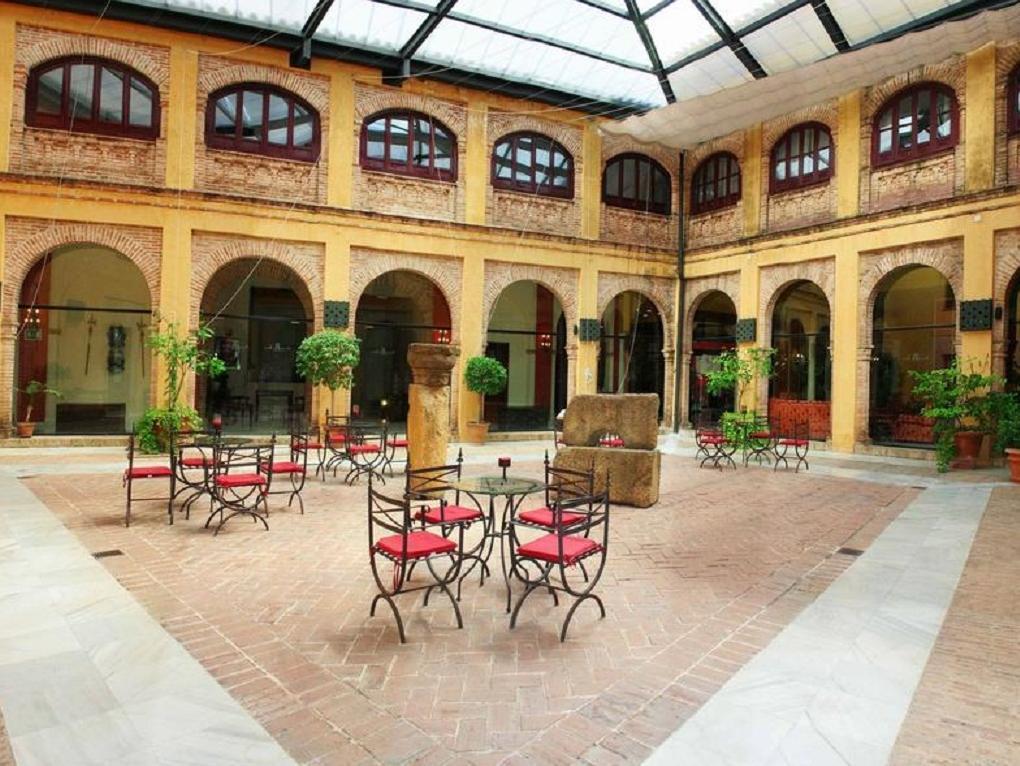 Hotel Alcazar De La Reina