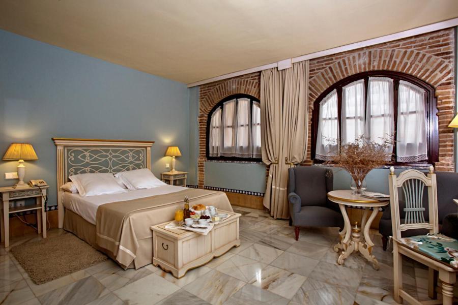 Alcazar De La Reina 4*
