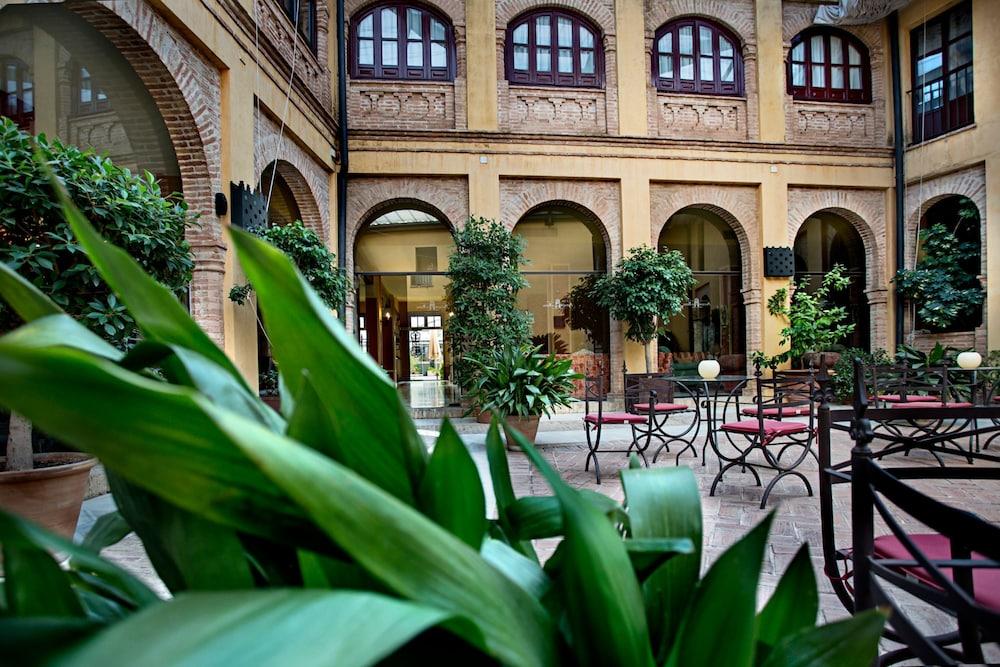 Alcazar De La Reina 4* Carmona (Seville)